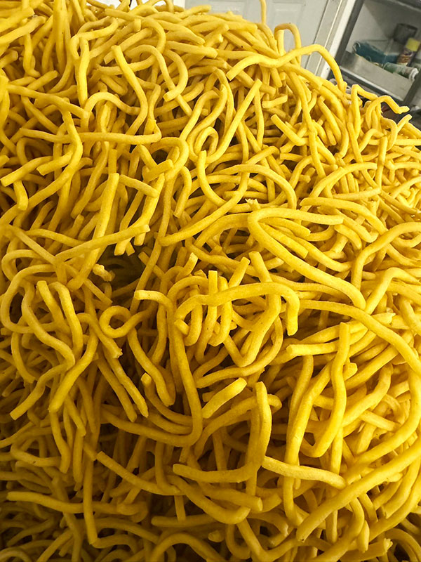 fresh crispy fired noodle